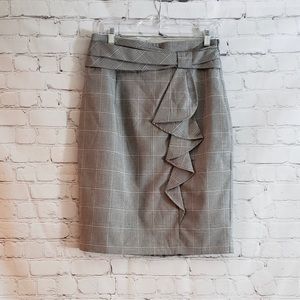 Worthington Pencil Skirt Sz 8 perfect to combine with black sweater classic look